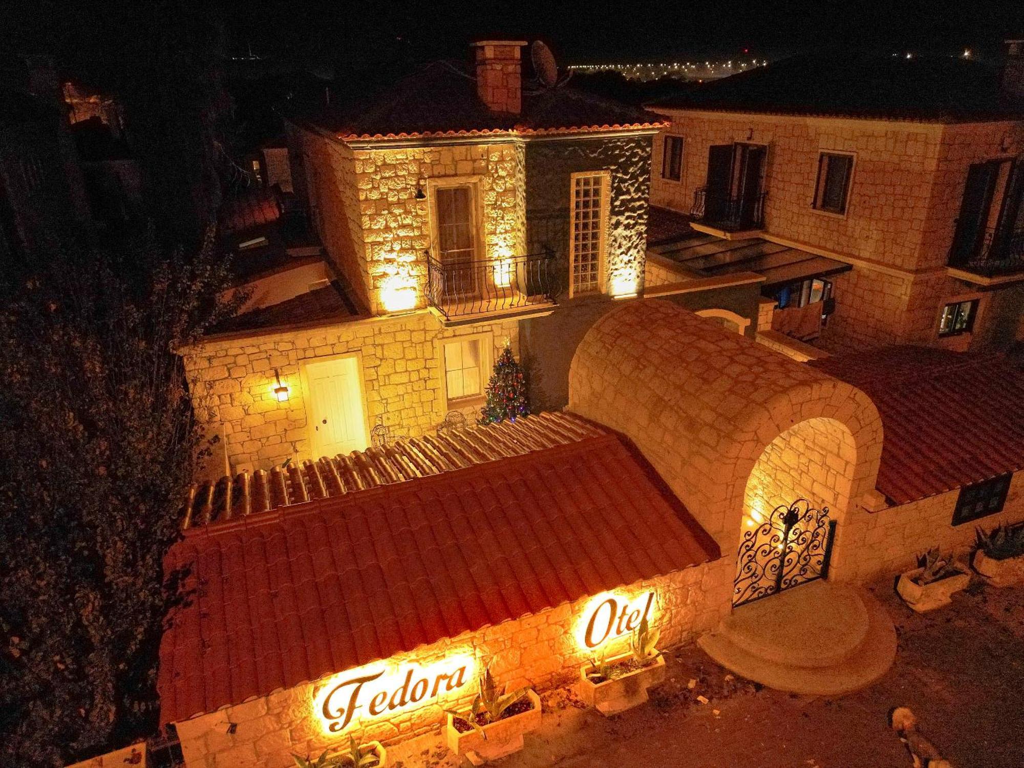 Fedora Otel ألاتشاتي المظهر الخارجي الصورة
