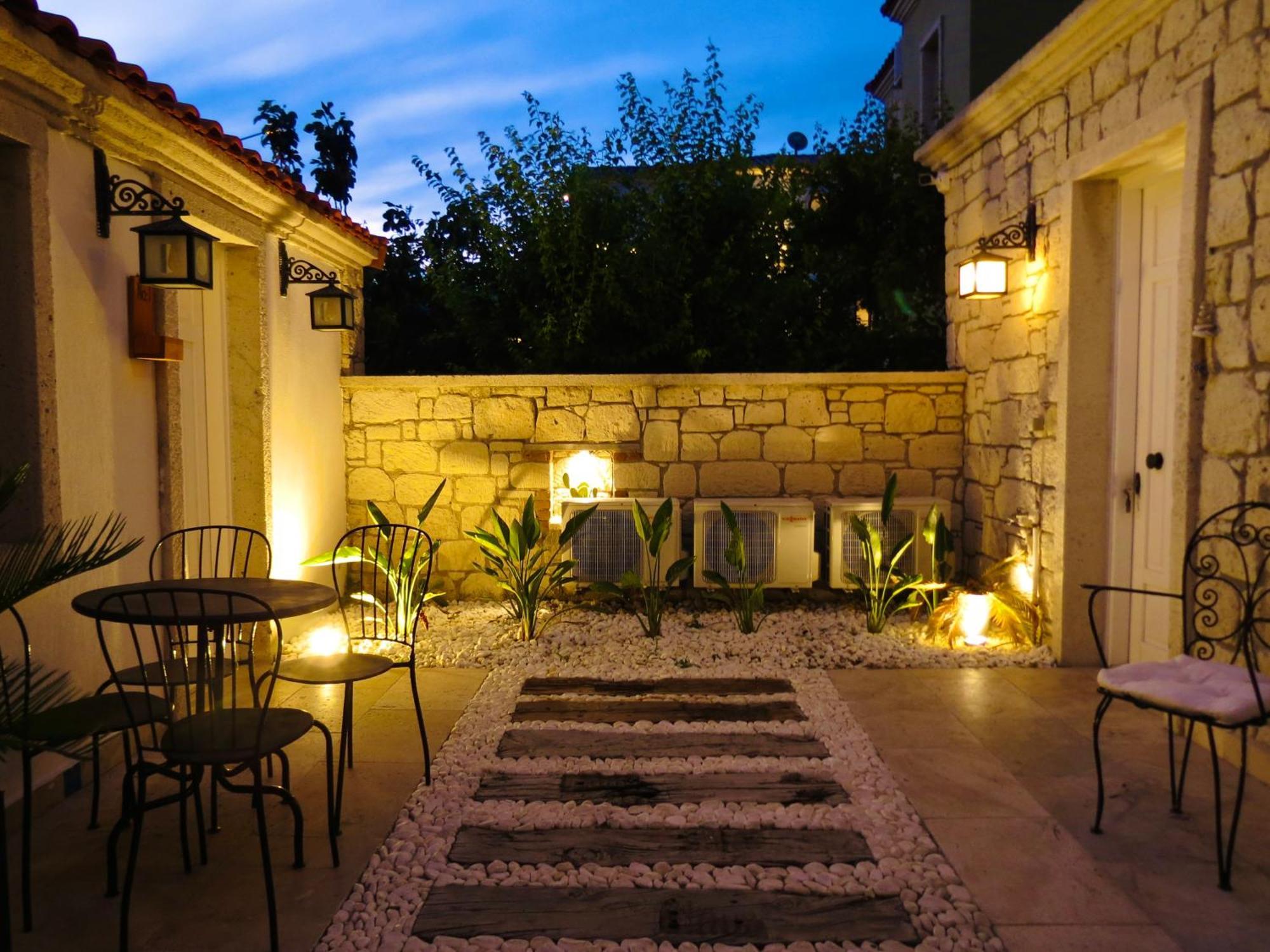 Fedora Otel ألاتشاتي المظهر الخارجي الصورة