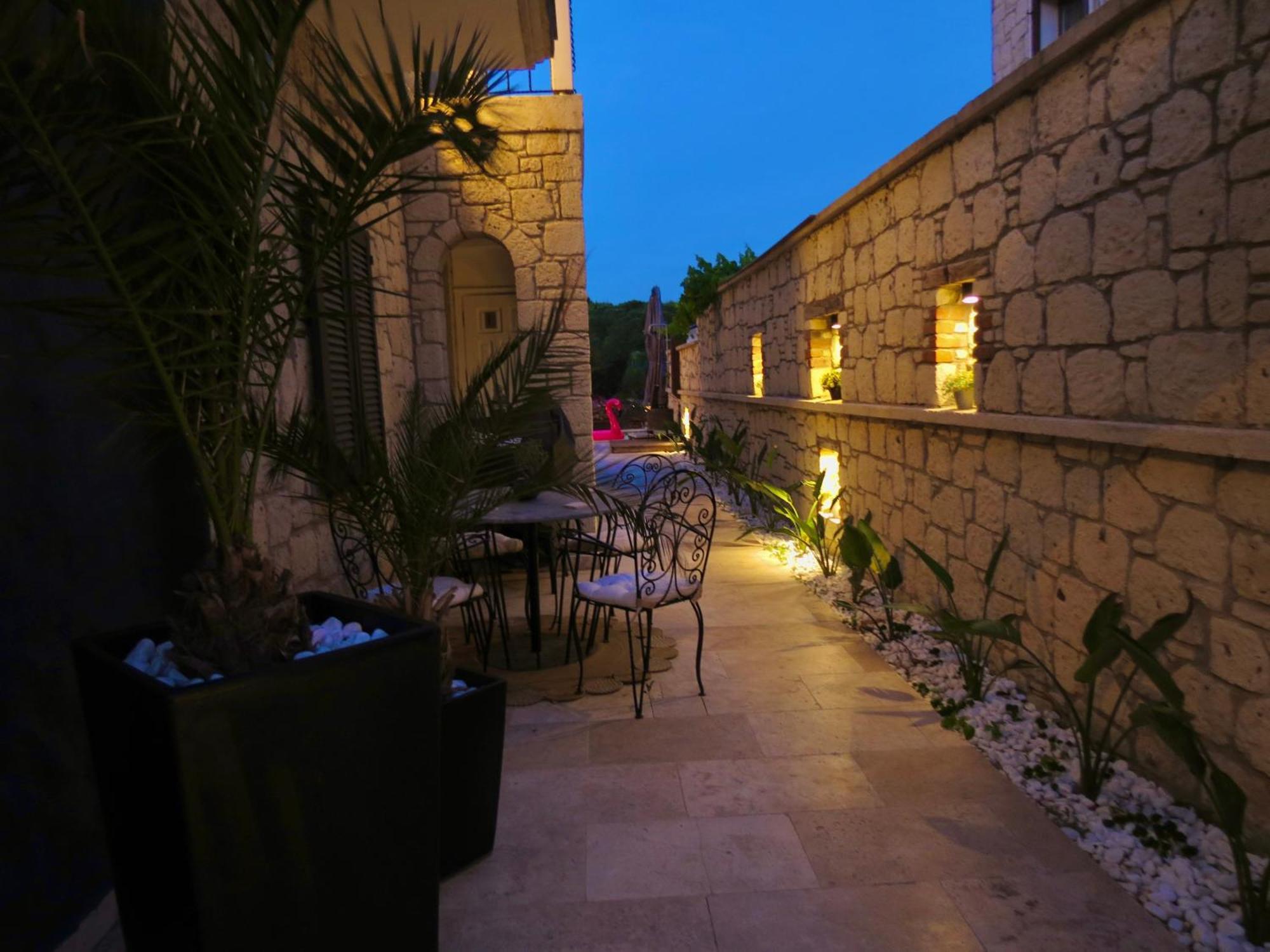 Fedora Otel ألاتشاتي المظهر الخارجي الصورة